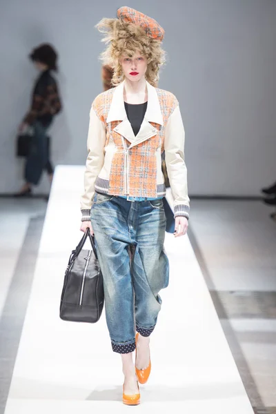 Look 19